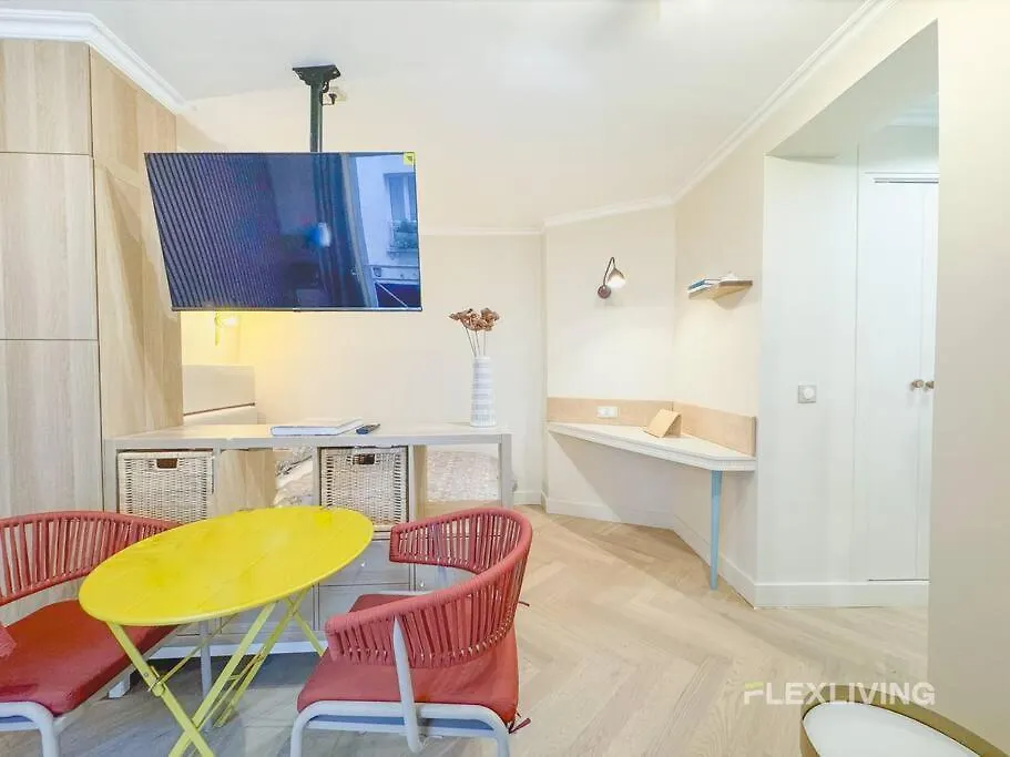 Luxury Studio In City Center Paris Apartment